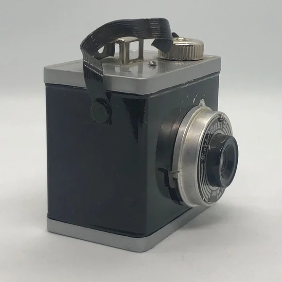 Vintage Box Camera “Rocket Camera” - Picture 2 of 9